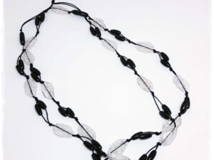 Dolga verižica črno-prozorna