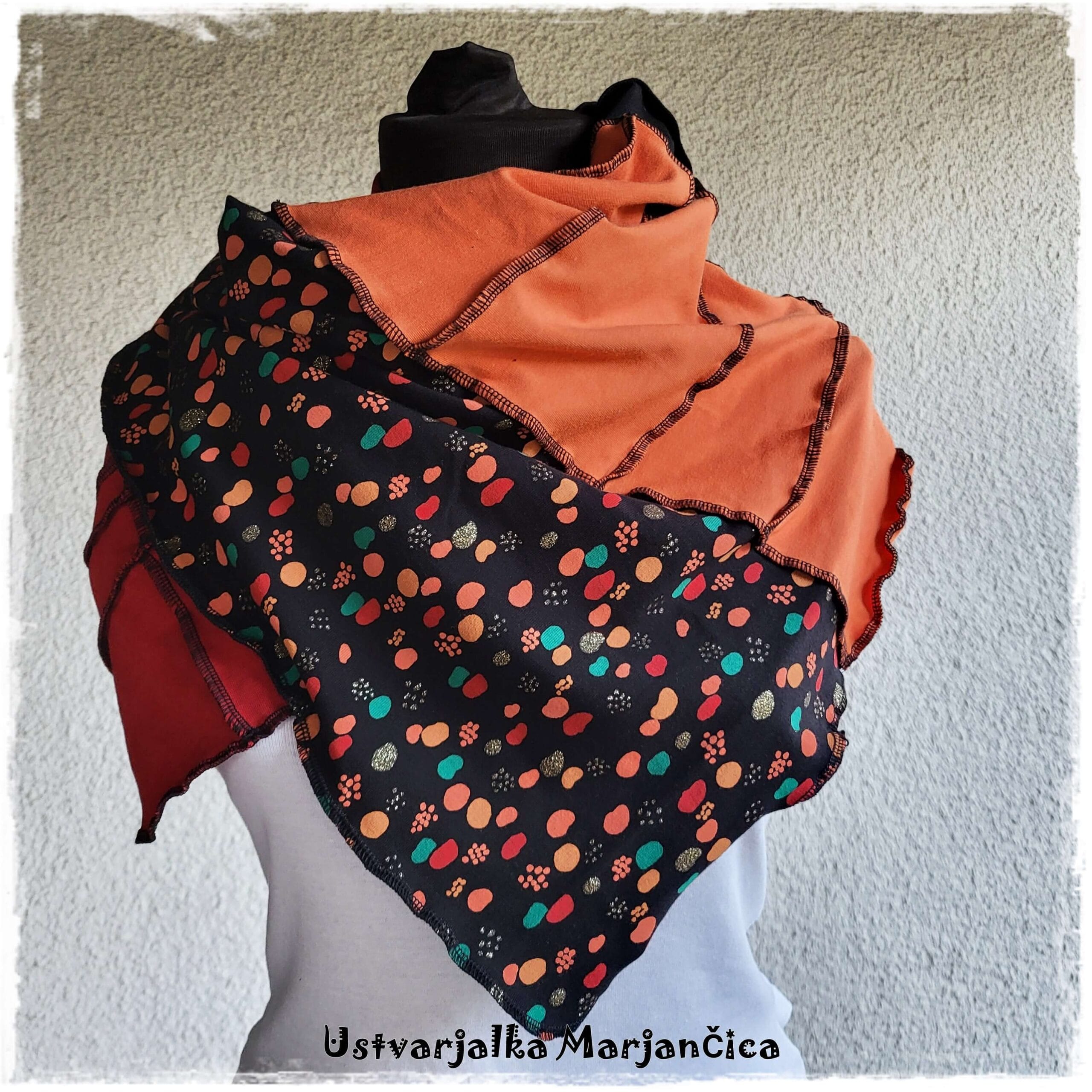 Unikaten črno-rdeče-oranžen šal z vzorcem - slika 3