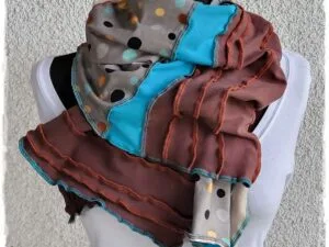 Unikaten šal rjavo-moder s pikami